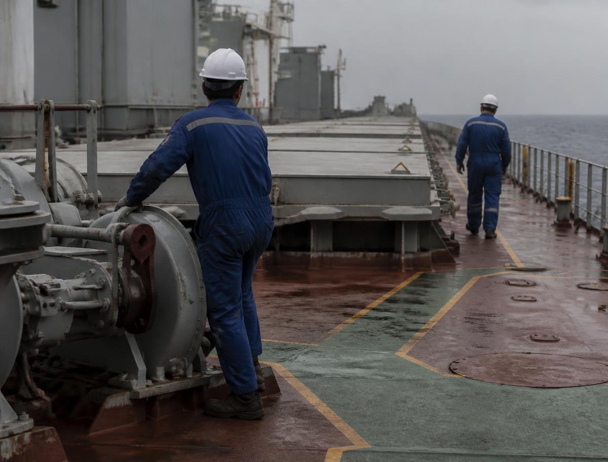 Cargo & Commercial Vessels